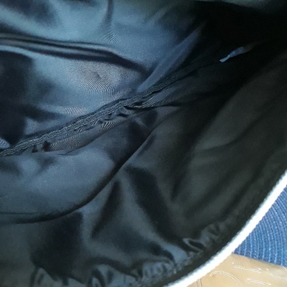 VICTORIA SECRET SET OF 2 MAKE UP BAGS - Picture 6 of 8